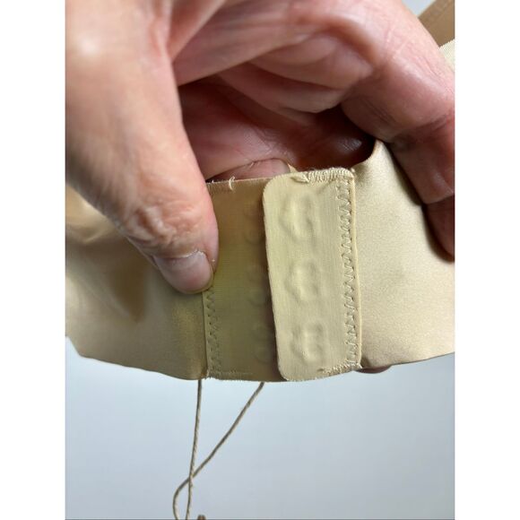 SKIMS NWT Push Up Plunge Bra in Sand Size 32DD - Picture 5 of 8